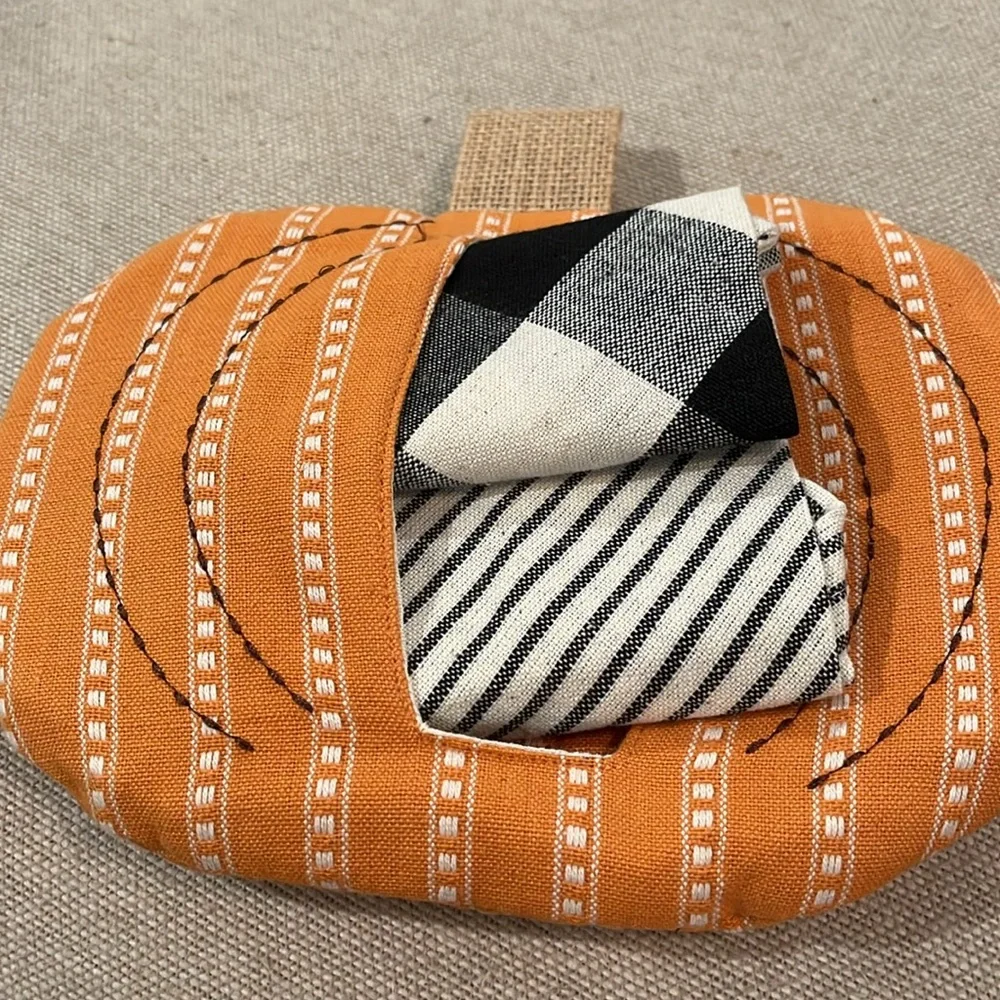 Pumpkin Halloween Oven Mitt and Towel Set/NWT